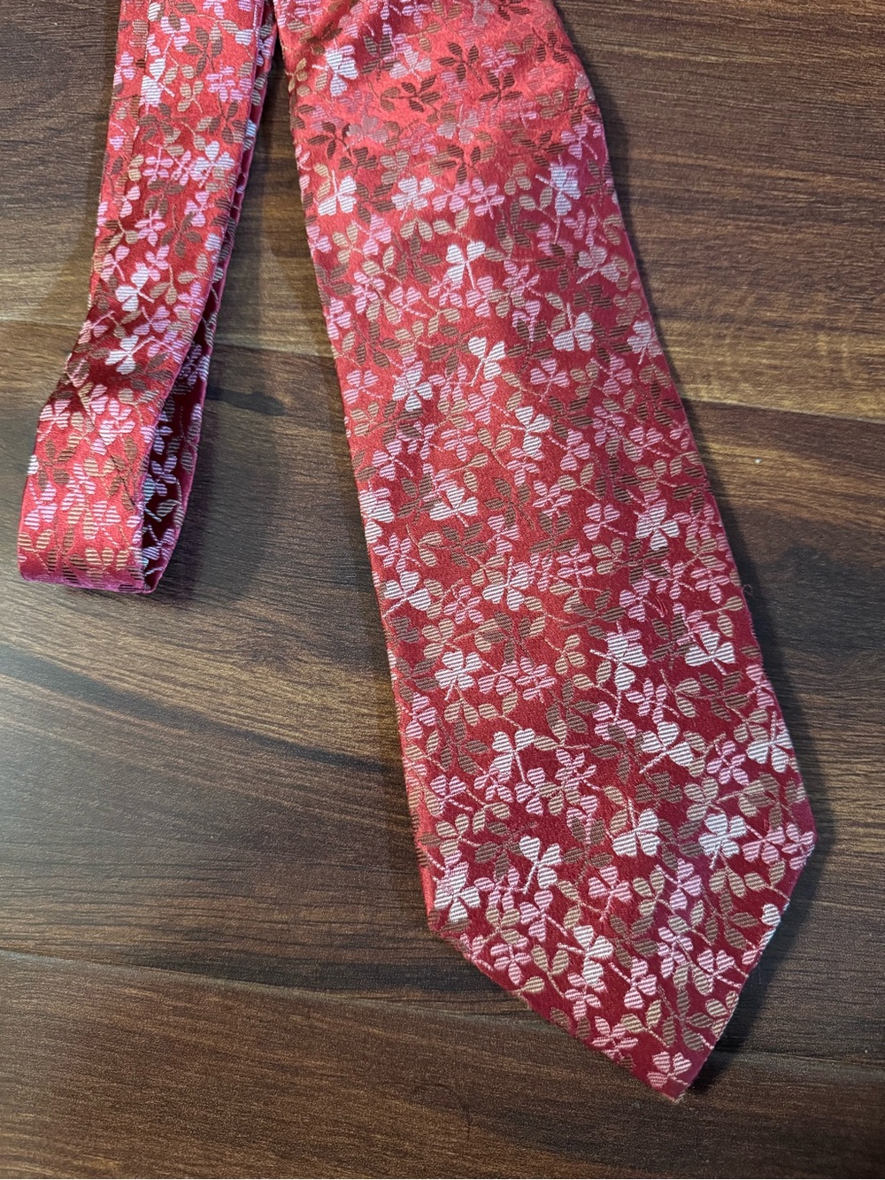 BARNEYS New York Vintage Rose-Red Floral Silk Tie - Picture 5 of 9